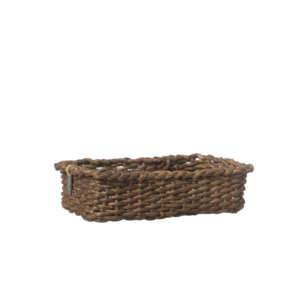 Flätad korg i mörkbrun från ERNST på 23x14cm